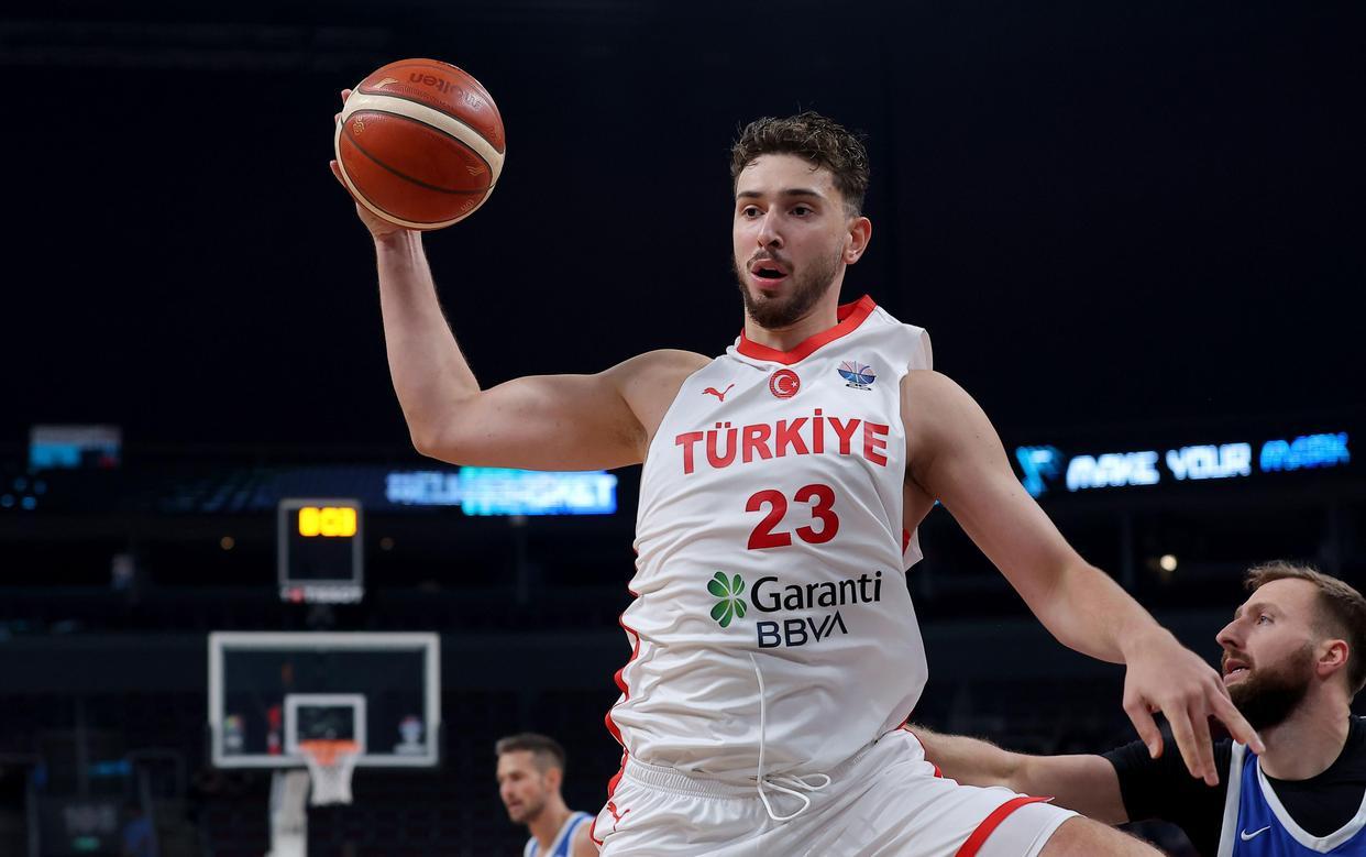 低开高走！申京狂揽16篮板+9前场篮板！火箭队预定联盟篮板第1？